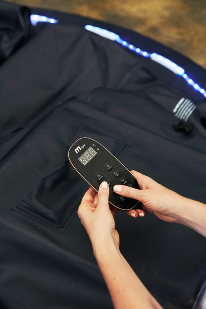 MSpa Whirlpool Aurora 204x204x70 cm – Aufblasbarer Whirlpool für 6 Personen mit 138 Massagedüsen, LED-Beleuchtung, UVC+ Desinfektion, Selbstaufblasfunktion & Rhino Tech™ 6-Schicht-Material