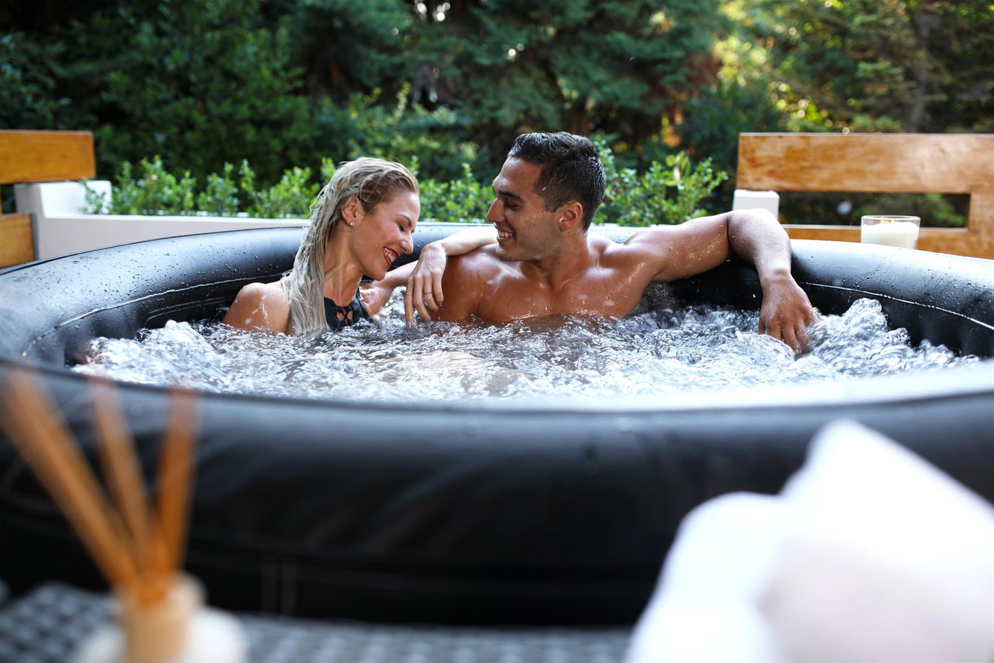 MSPA Whirlpool Camaro, 204x204x70 cm – Aufblasbarer Whirlpool für 6 Personen mit 138 Massagedüsen, PTC-Heizung, Ozondesinfektion & Rhino-Tech 6-Schicht-Material | Selbstaufblasend, Digitale Steuerung